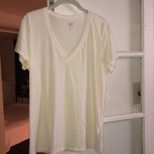 Gap white v neck t shirt. Size large.